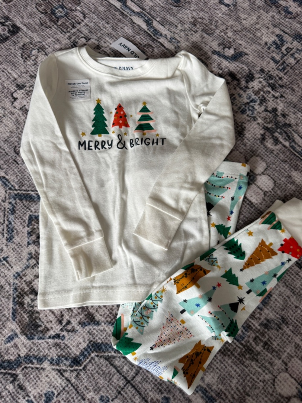 New kids 5t family matching Old Navy Christmas pyjamas, pjs, Christmas jimmies